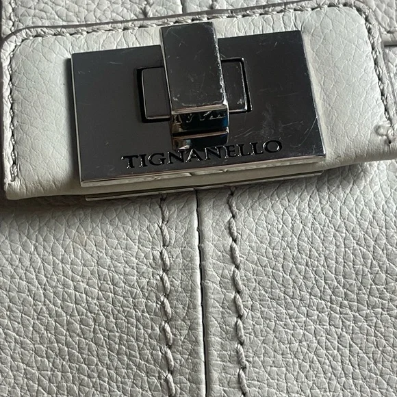 Tignanello White Leather Bag with Silver Lock​ - Picture 2 of 11